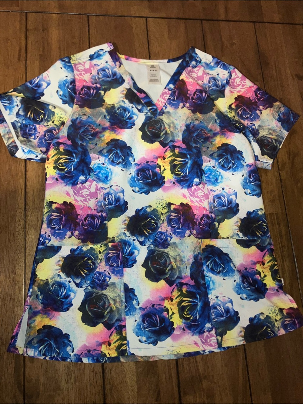 Women’s scrubs top Floral V-Neck Top in Blue Multicolor